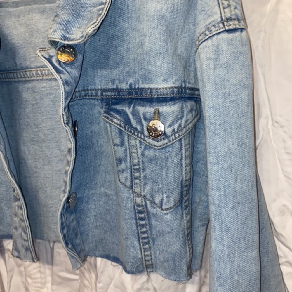 Brand New cropped Jean jackets Medium Wash Raw Hem Crop Denim Jacket - Picture 9 of 9